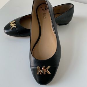 Michael Kors black leather flats (MK)